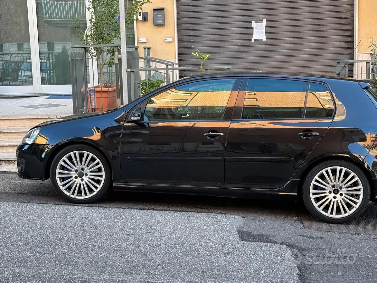 Usata VW Golf IV R 250 CV (183 kW) 2005 Nero Berlina