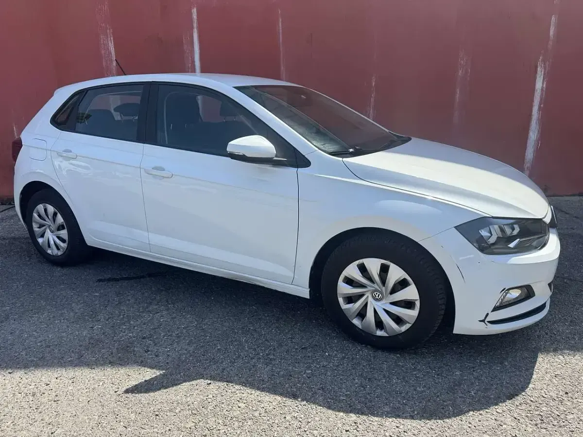 Usata VW Polo Trendline 65 CV (47 kW) 2019 Bianco pastello Utilitaria