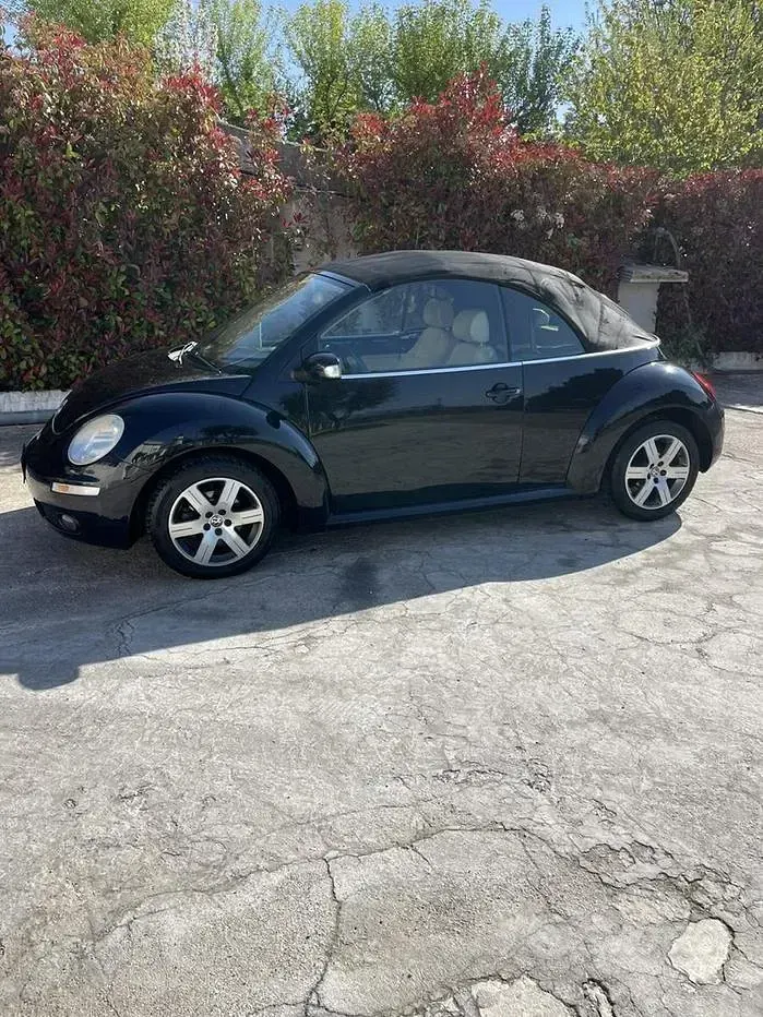 Usata VW New Beetle 105 CV (77 kW) 2007 Nero Utilitaria