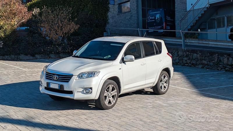Usata Toyota RAV4 150 CV (110 kW) 2011 Bianco SUV