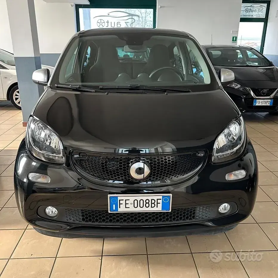 Usata Smart ForFour Prime 71 CV (52 kW) 2016 Nero Utilitaria