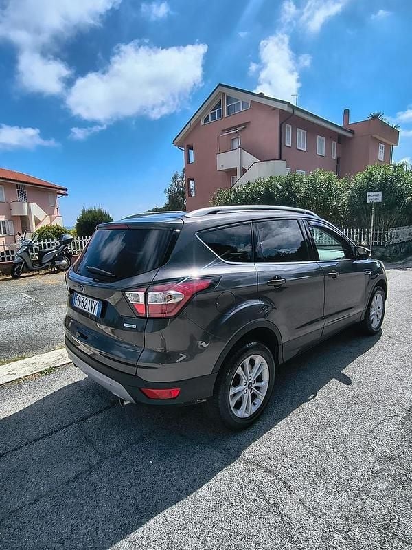 Usata Ford Kuga 120 CV (88 kW) 2018 SUV