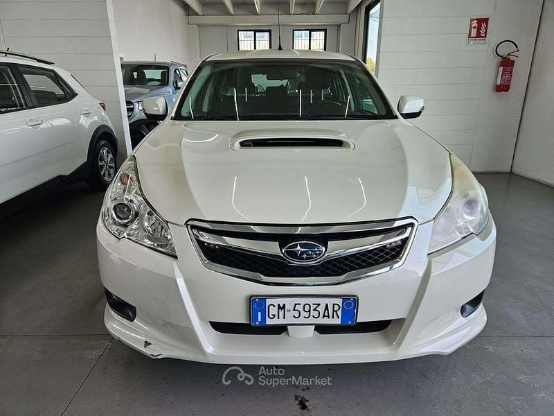 Usata Subaru Legacy 150 CV (110 kW) 2012 Bianco Station wagon