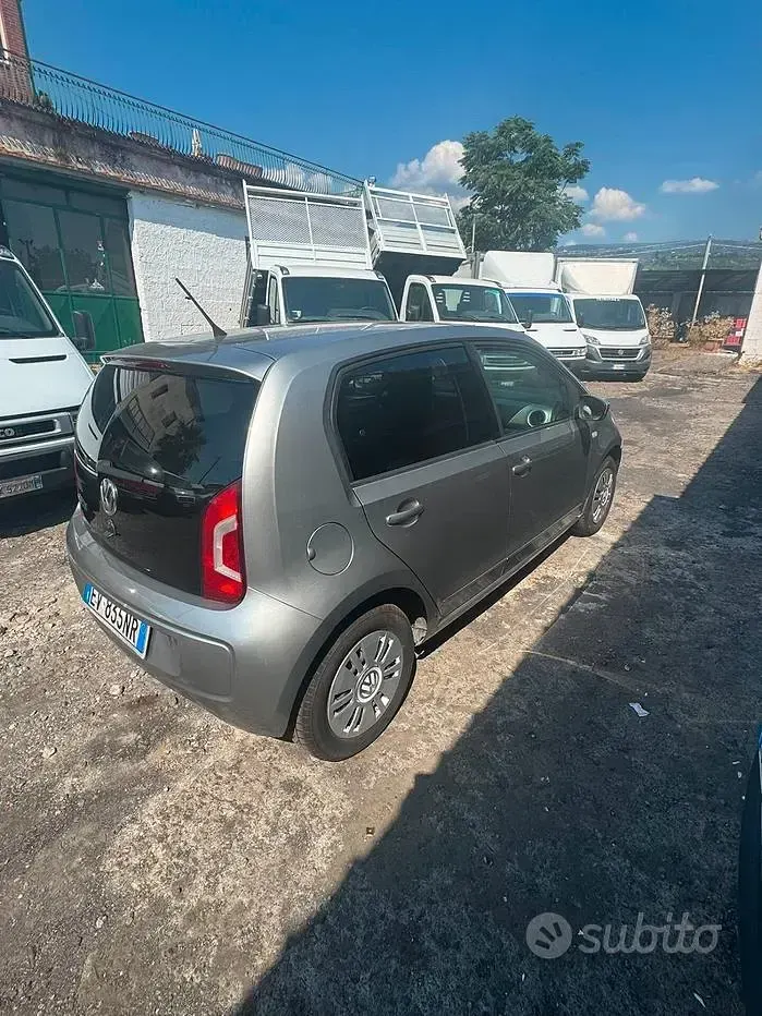 Usata VW up! Move 68 CV (50 kW) 2014 Grigio Utilitaria