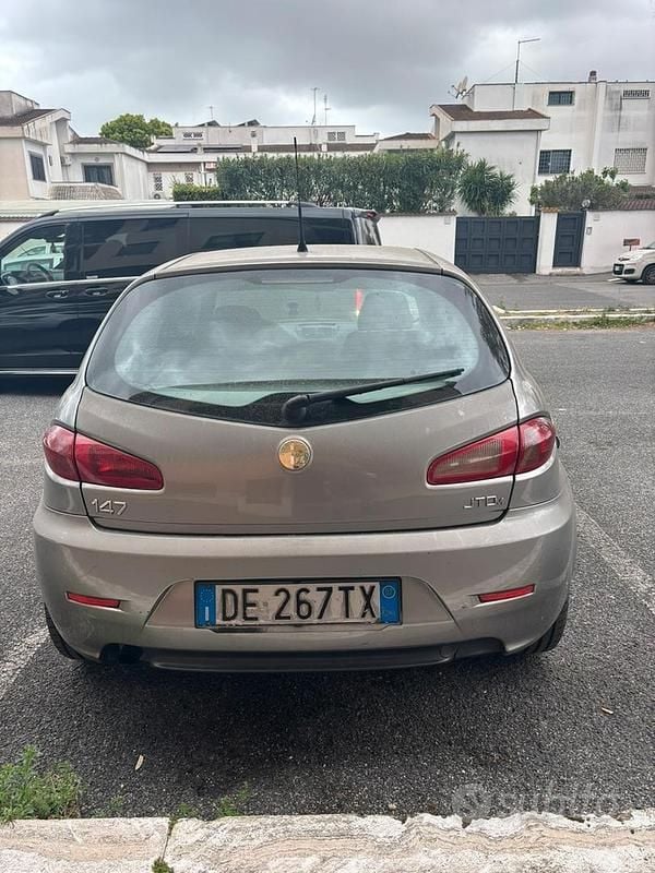 Usata Alfa Romeo 147 2007 Grigio Utilitaria