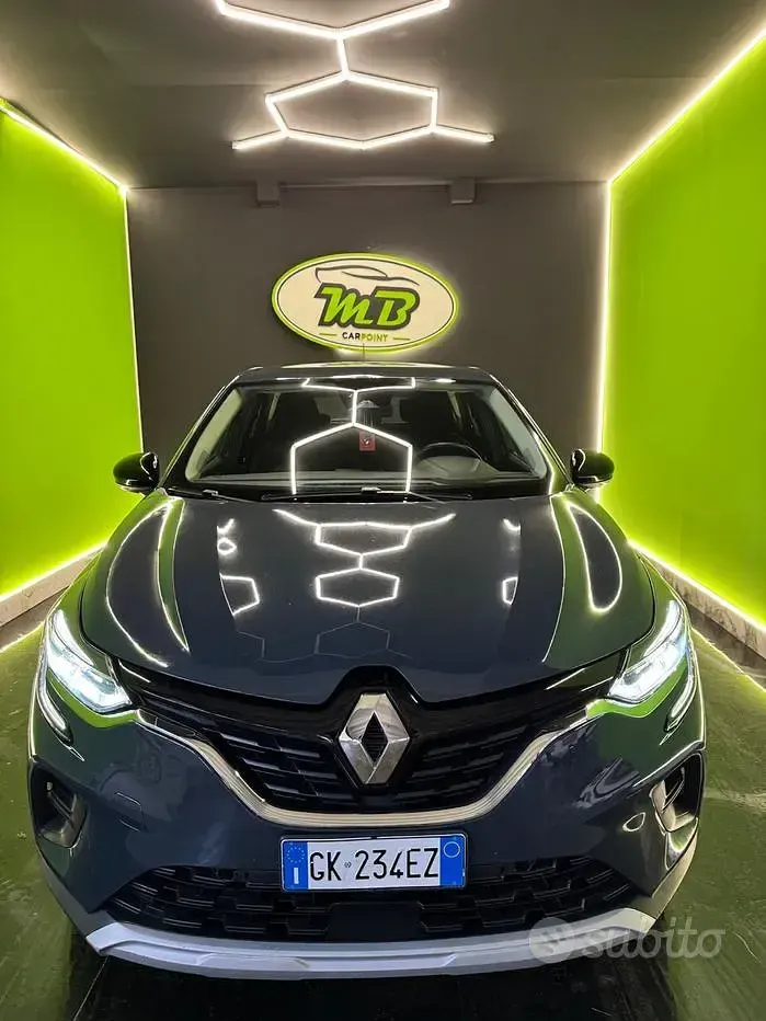 Usata Renault Captur Equilibre 101 CV (74 kW) 2022 Grigio SUV