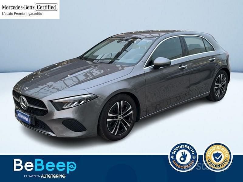 Grigio metallizzato Usata 2023 Mercedes A200 Advanced Plus Berlina | 30.900 € (Buon prezzo) - Immagine 1/4