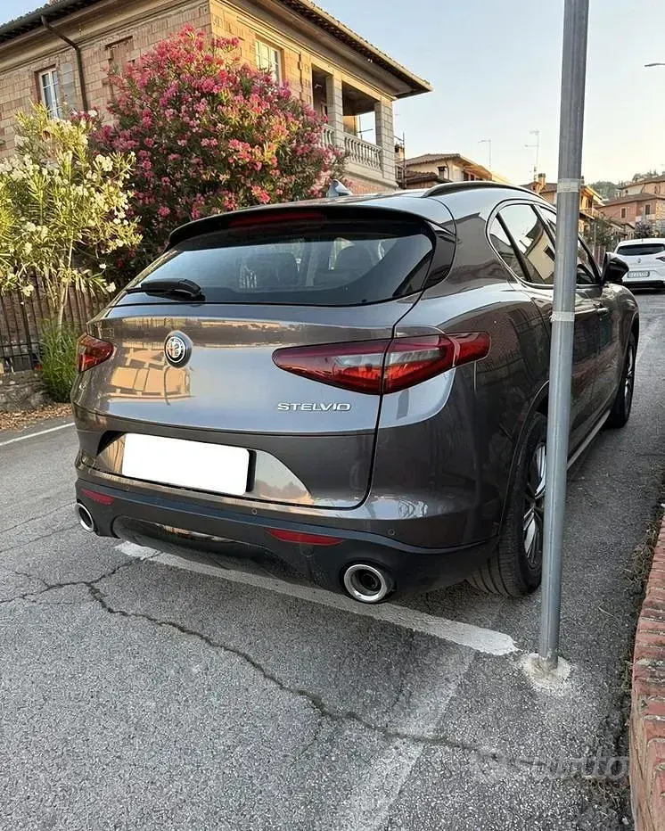 Usata Alfa Romeo Stelvio 210 CV (154 kW) 2018 Grigio SUV