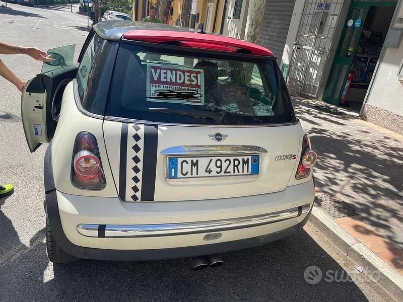 Usata Mini Cooper 116 CV (85 kW) 2004 Marrone Utilitaria