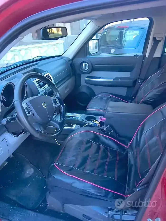 Usata Dodge Nitro 177 CV (130 kW) 2008 Rosso SUV
