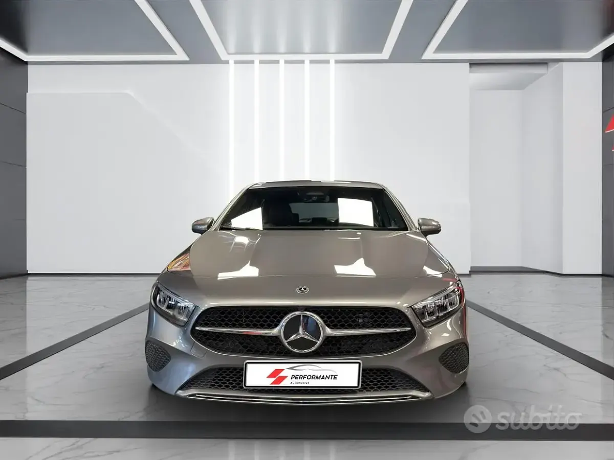 Usata Mercedes A250 Progressive 163 CV (119 kW) 2025 Grigio Berlina