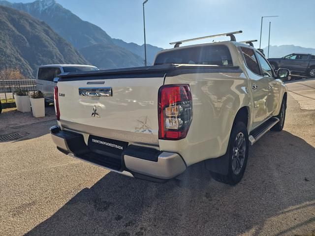Usata Mitsubishi L200 Select 150 CV (110 kW) 2021 Bianco Pick-up