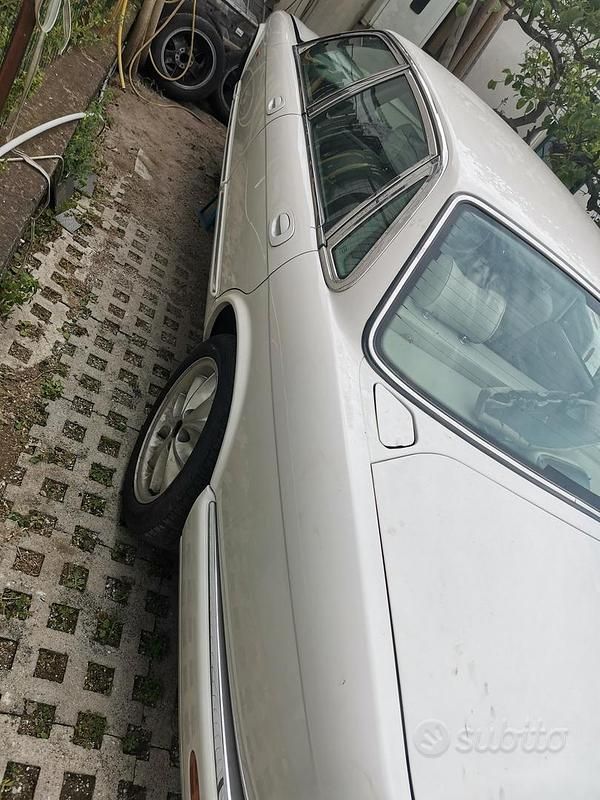 Usata Jaguar XJ8 237 CV (174 kW) 1999 Berlina