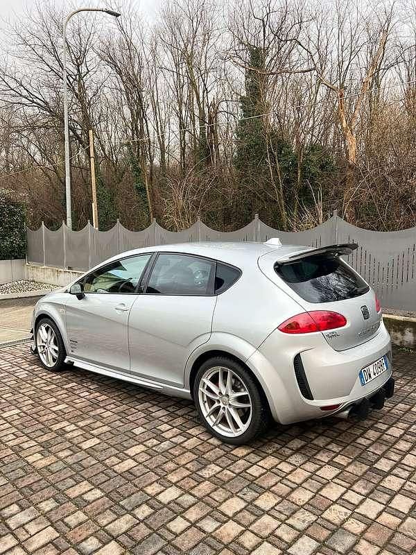Usata Seat Leon CUPRA 241 CV (177 kW) 2009 Utilitaria