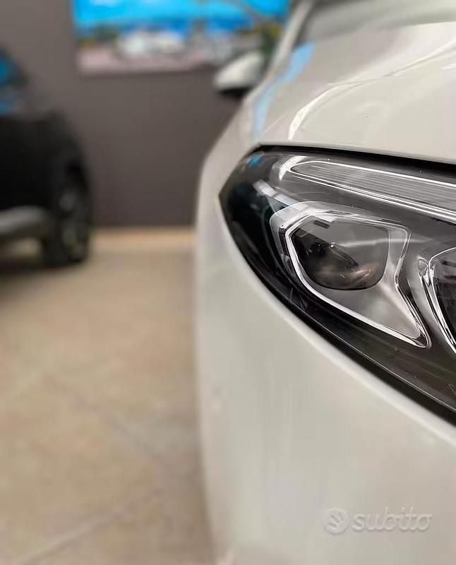 Usata Mercedes A180 Business 116 CV (85 kW) 2019 Bianco Berlina