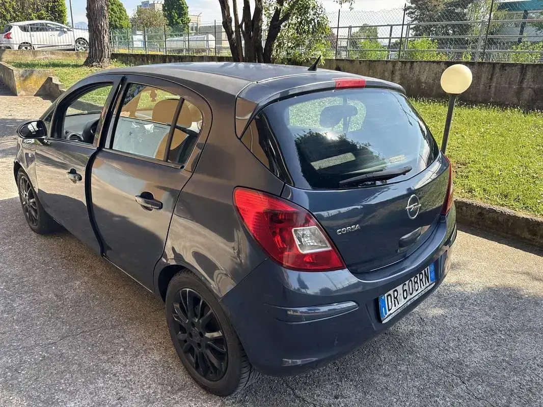 Usata Opel Corsa 60 CV (44 kW) 2008 Utilitaria