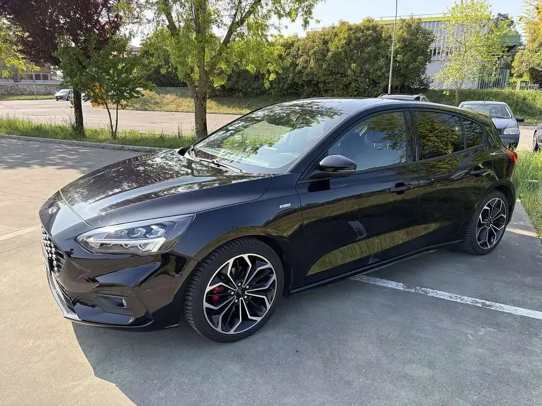 Usata Ford Focus ST-Line 125 CV (91 kW) 2020 Nero Berlina