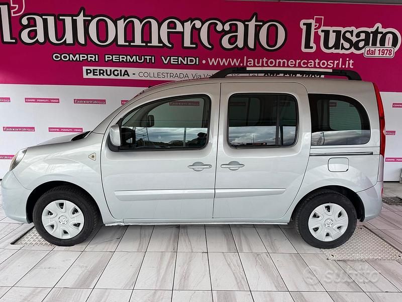 Usata Renault Kangoo 90 CV (66 kW) 2012 Blu Monovolume