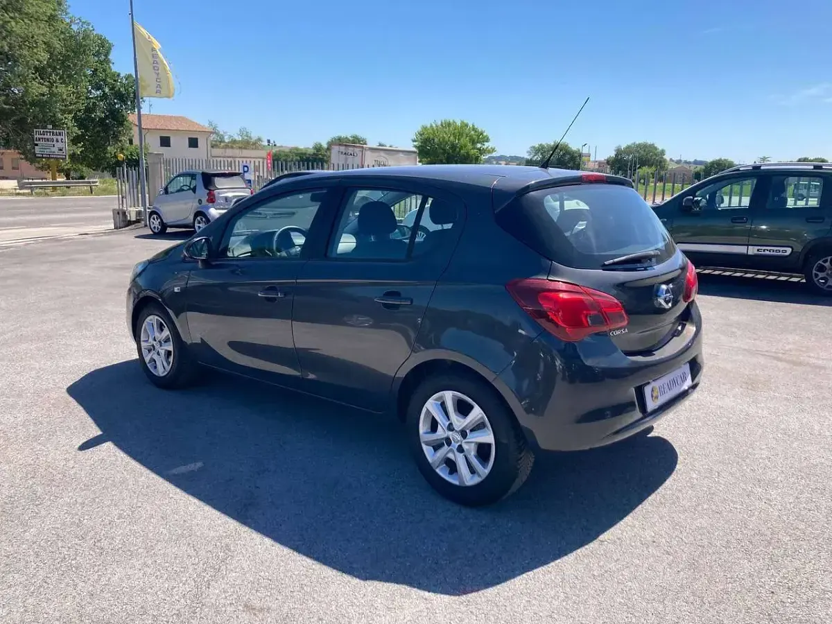 Usata Opel Corsa 90 CV (66 kW) 2015 Grigio Utilitaria