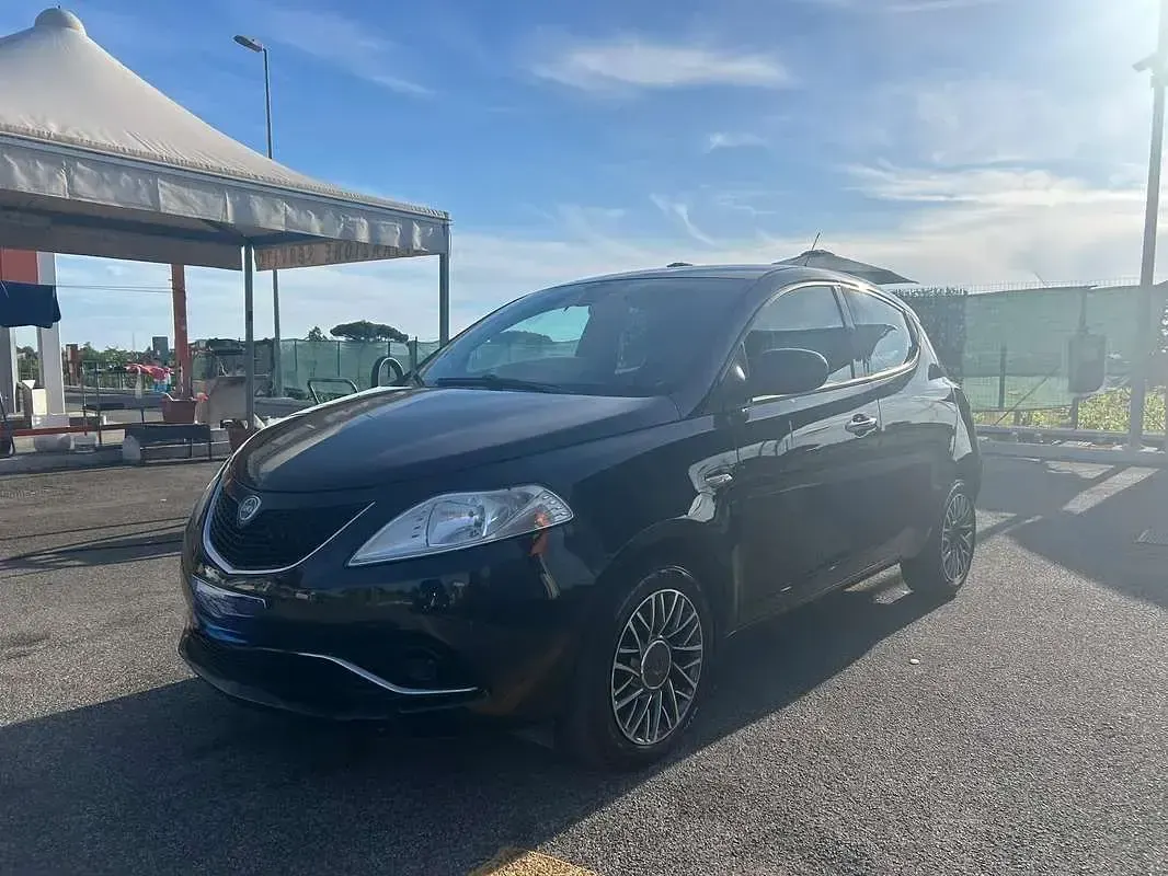 Usata Lancia Ypsilon S 95 CV (69 kW) 2016 Utilitaria