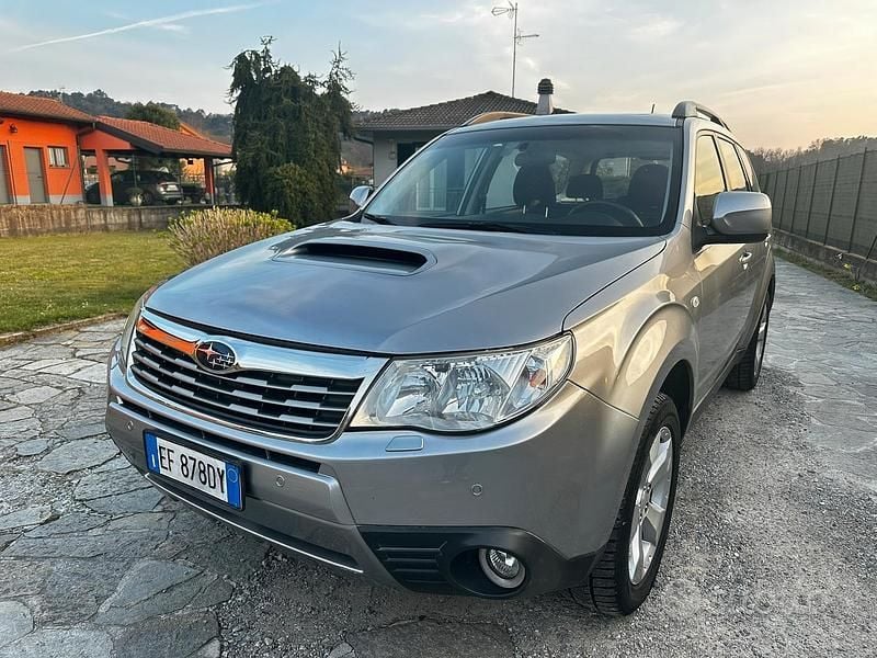 Usata Subaru Forester 147 CV (108 kW) 2011 Grigio SUV