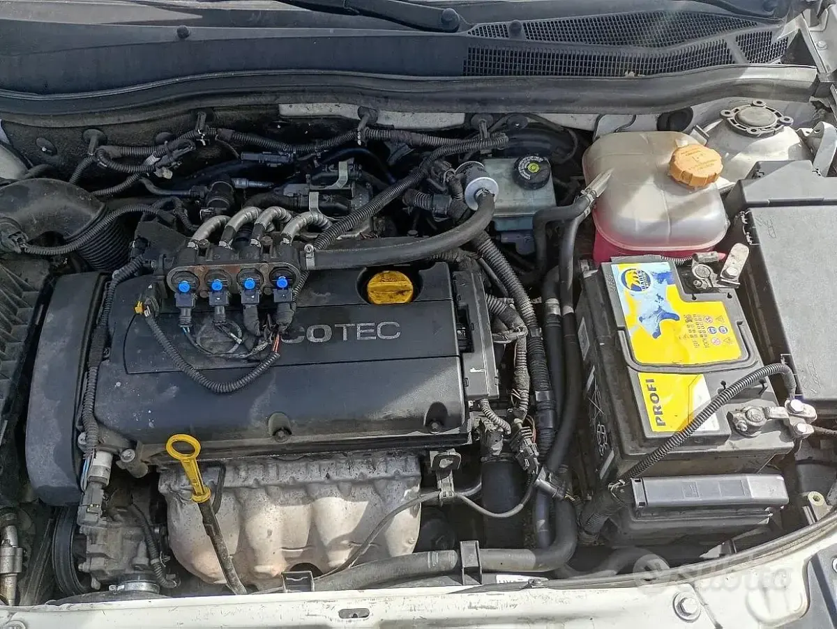 Usata Opel Astra 115 CV (84 kW) 2010 Bianco Station wagon