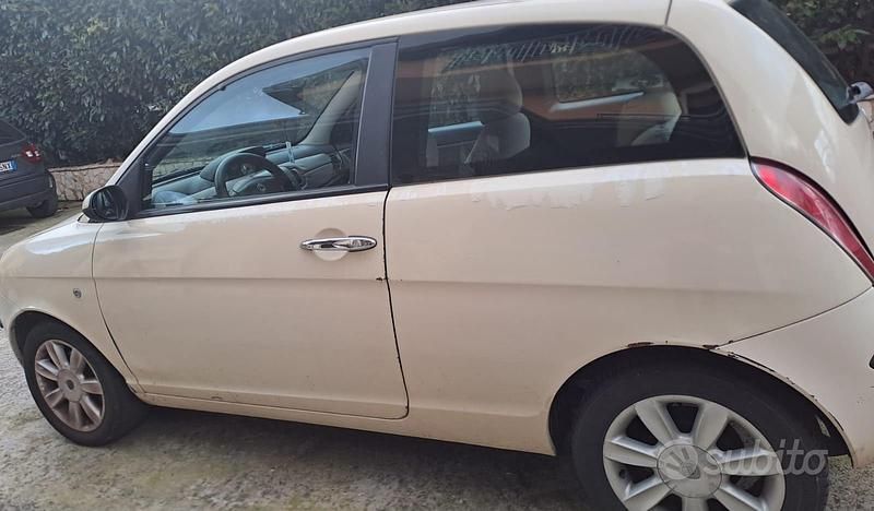 Usata Lancia Ypsilon 2004 Utilitaria