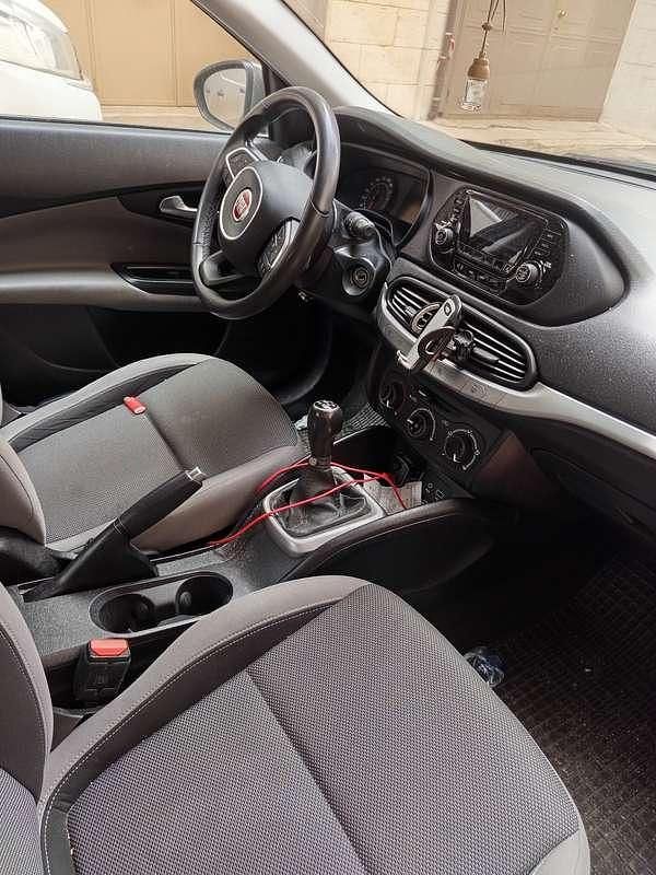 Usata Fiat Tipo Easy 95 CV (69 kW) 2017 Berlina