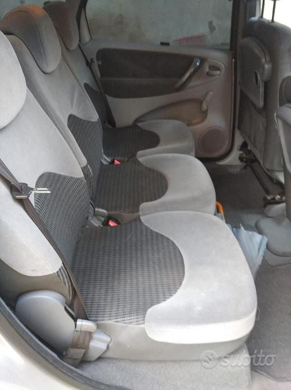 Usata Citroën Xsara 88 CV (64 kW) 2004 Grigio Monovolume