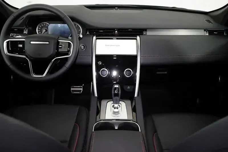 Usata Land Rover Discovery Sport R-Dynamic 163 CV (119 kW) 2023 Bianco / nero SUV