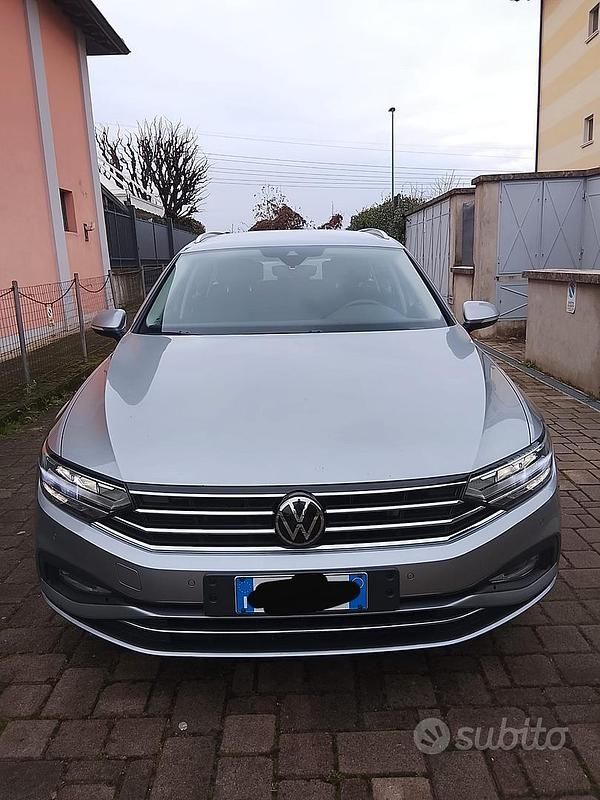 Usata VW Passat Conceptline 150 CV (110 kW) 2022 Grigio Station wagon