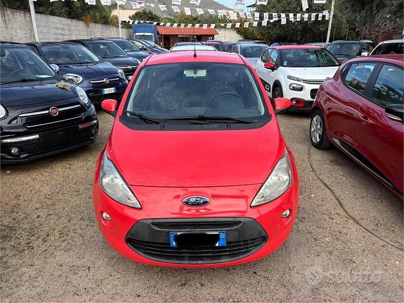 Usata Ford Ka Plus Titanium 69 CV (50 kW) 2011 Rosso Utilitaria