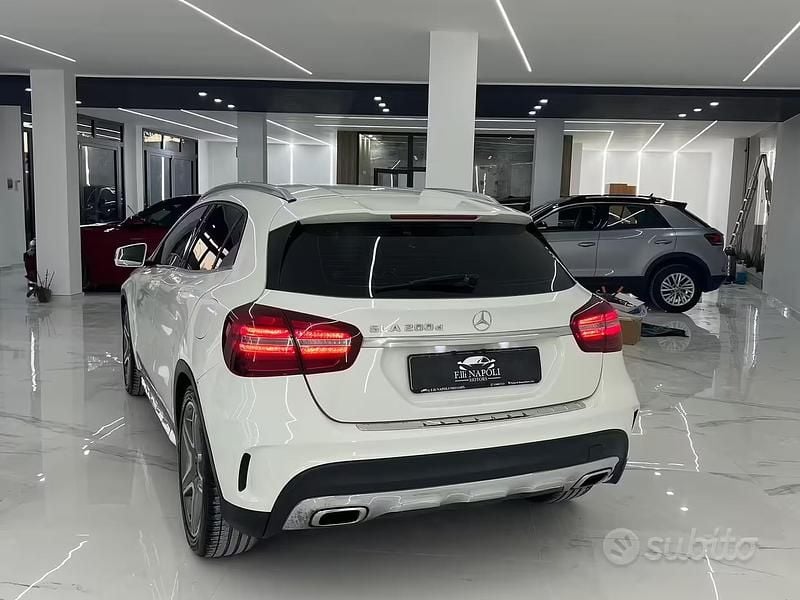Usata Mercedes GLA200 Premium 135 CV (99 kW) 2017 Bianco SUV