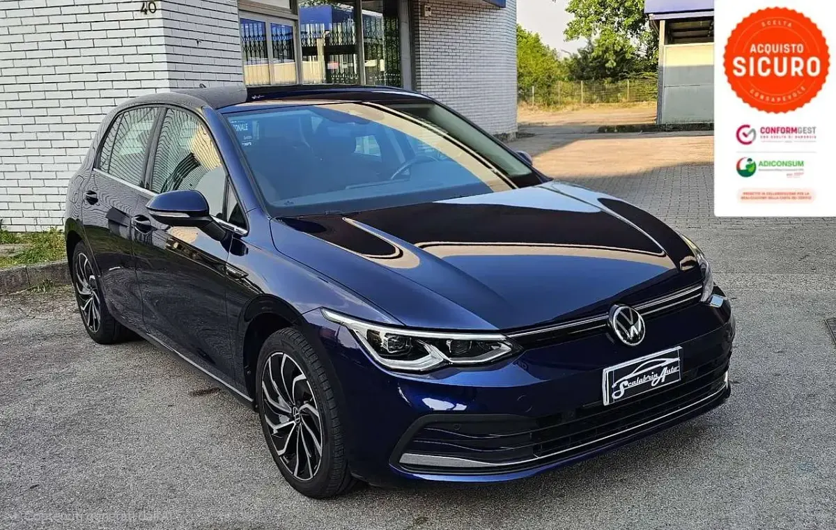 Usata VW Golf VIII 150 CV (110 kW) 2020 Blu/azzurro Berlina