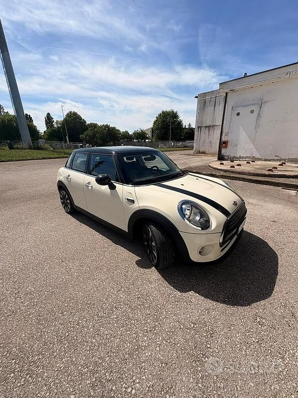 Usata Mini Cooper Hype 136 CV (100 kW) 2017 Bianco Utilitaria