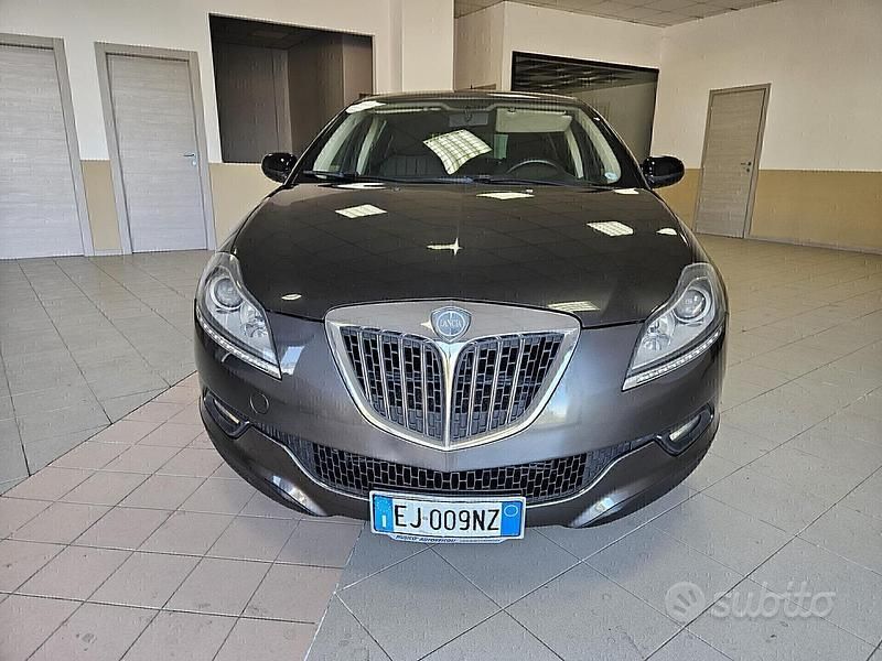Usata Lancia Delta Gold 120 CV (88 kW) 2011 Grigio Utilitaria