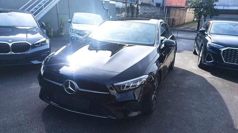 Usata Mercedes A180 Progressive 116 CV (85 kW) 2023 Nero Berlina