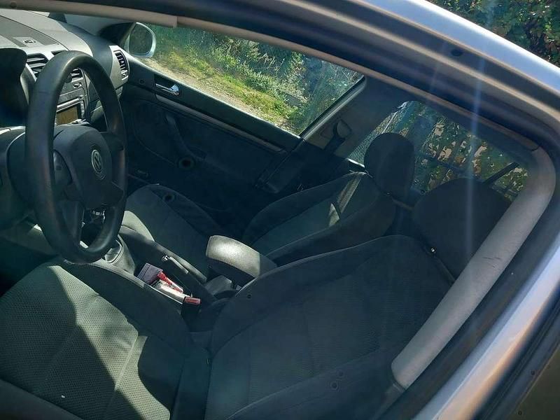 Usata VW Golf IV Comfortline 105 CV (77 kW) 2005 Berlina