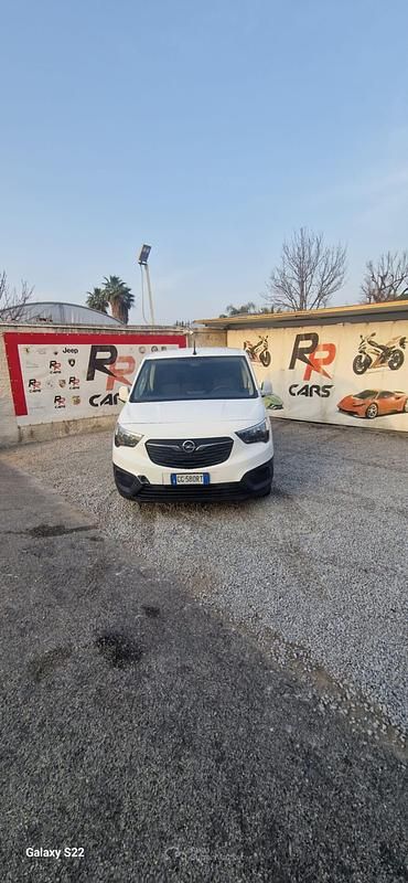 Usata Opel Combo Edition 102 CV (75 kW) 2021 Bianco Monovolume