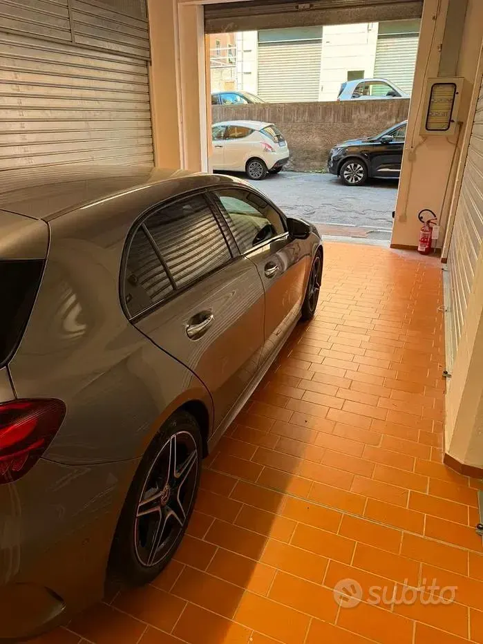 Usata Mercedes A180 136 CV (100 kW) 2024 Grigio Berlina