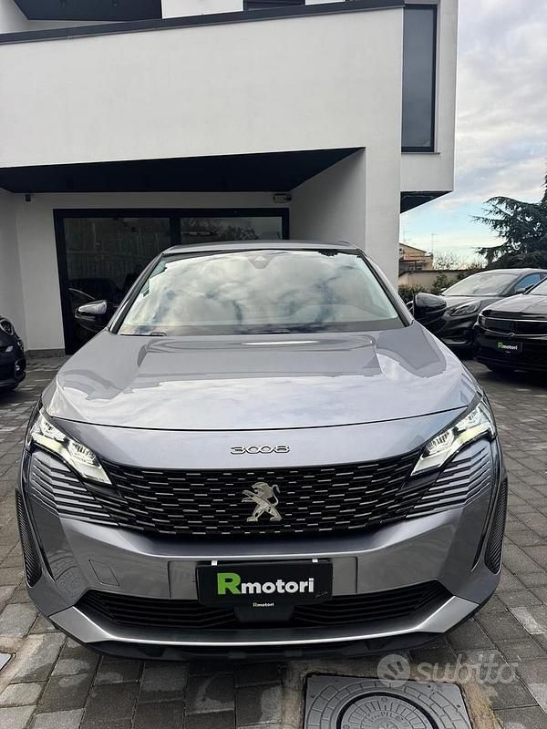 Usata Peugeot 3008 Allure 130 CV (95 kW) 2022 Grigio SUV