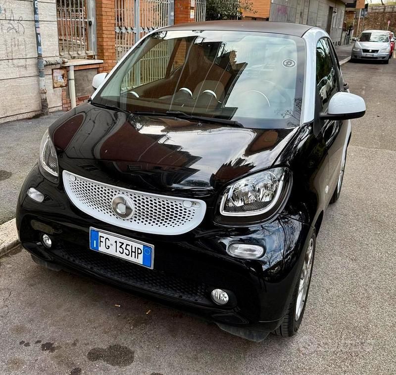 Usata Smart ForTwo Coupé Passion 84 CV (61 kW) 2017 Nero Utilitaria