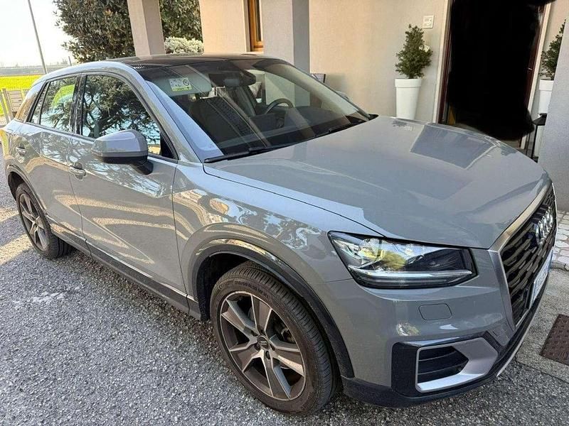 Usata Audi Q2 Design 116 CV (85 kW) 2017 Grigio SUV