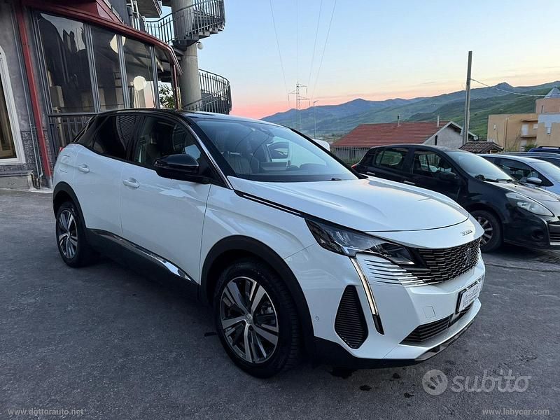 Usata Peugeot 3008 Allure 131 CV (96 kW) 2022 Bianco SUV
