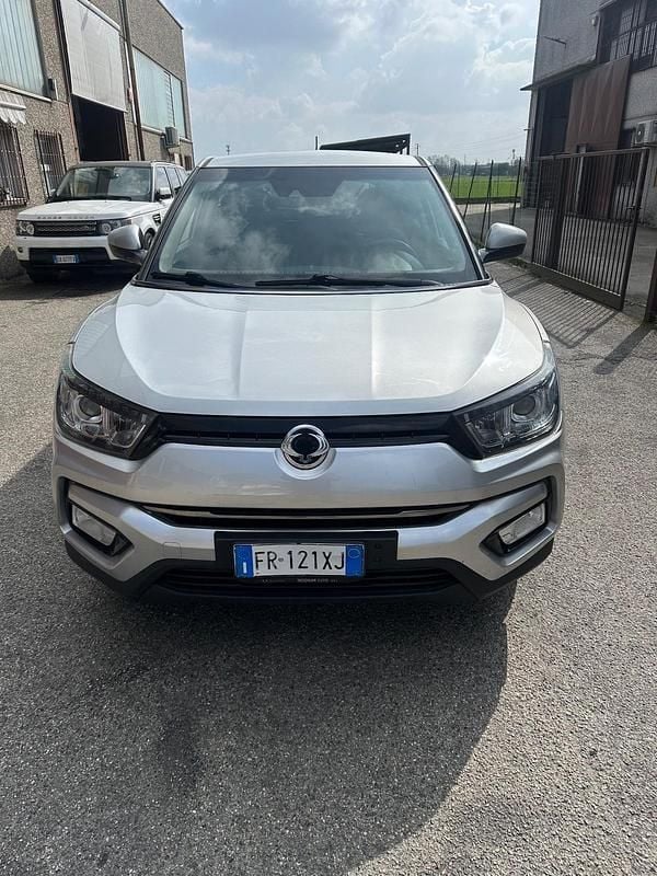 Usata Ssangyong (KGM) Tivoli 127 CV (93 kW) 2018 Argento SUV