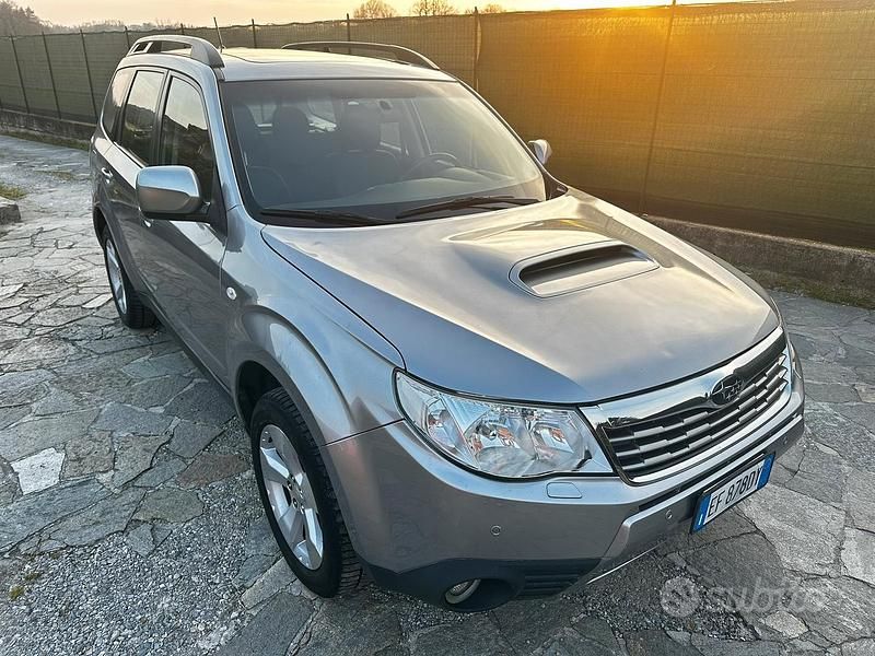 Usata Subaru Forester 147 CV (108 kW) 2011 Grigio SUV