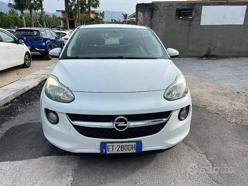 Usata Opel Adam Glam 101 CV (74 kW) 2014 Bianco Utilitaria