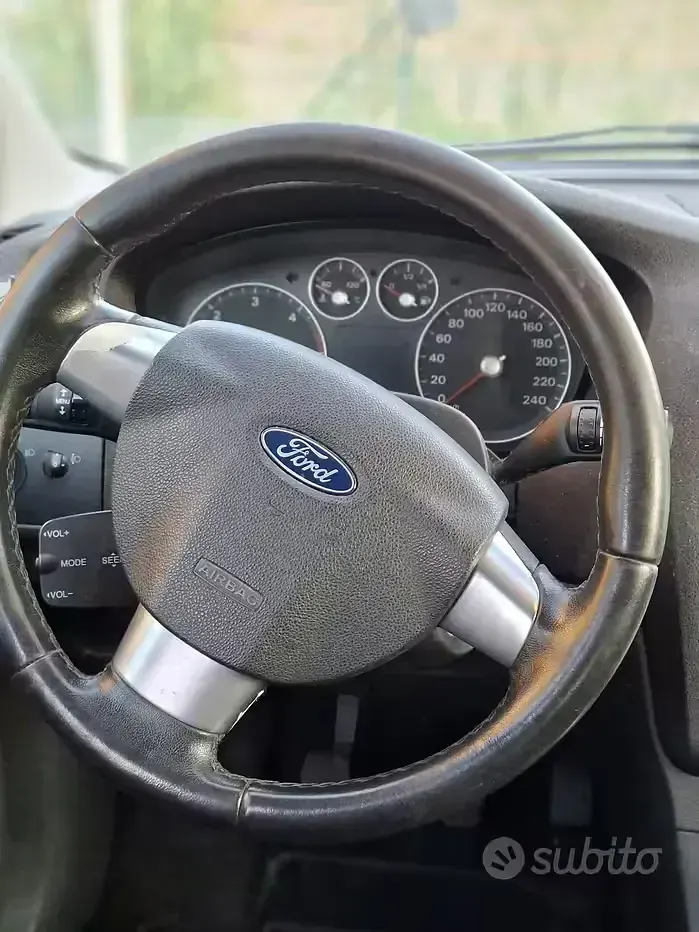 Usata Ford Focus 90 CV (66 kW) 2007 Grigio Berlina