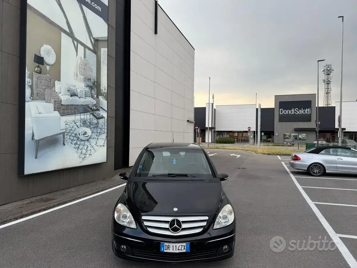 Usata Mercedes B180 109 CV (80 kW) 2008 Nero Monovolume