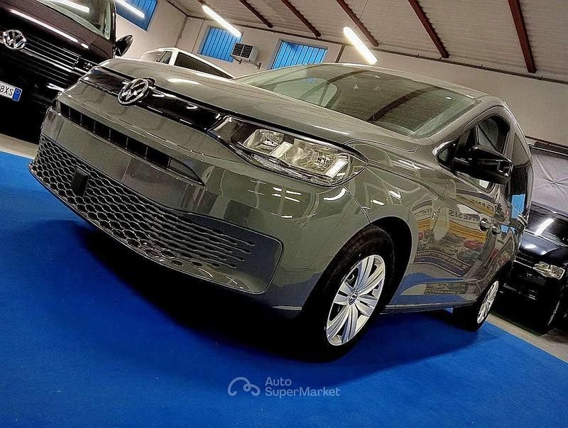 Nuova VW Caddy 122 CV (89 kW) 2026 Grigio puro Monovolume
